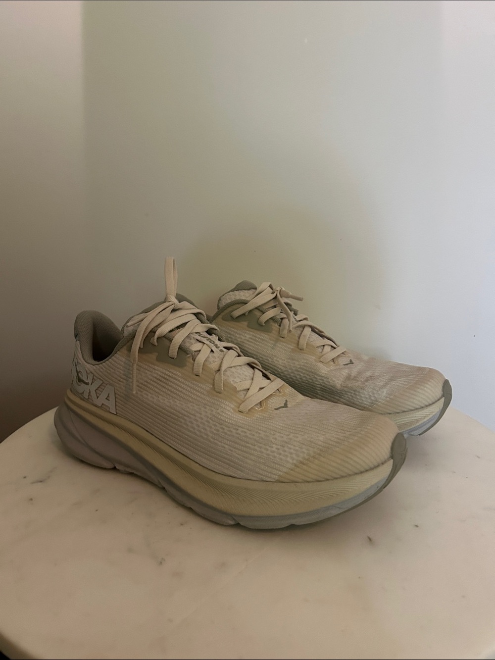 Hoka Clifton 9 in Light Beige/light blue/sage green. Women’s size 8 or kids 6.5w